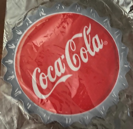 5790-1 € 6,00 coca cola muismat in vorm van dop.jpeg